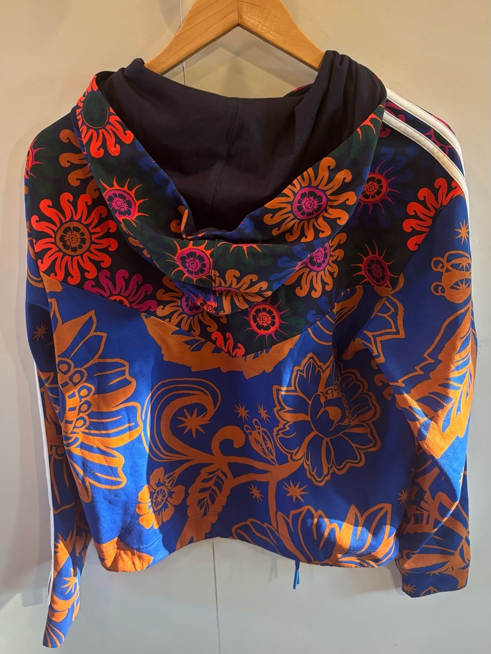Adidas x Farm Rio Floral Cropped Hoodie limited edition
 Size Small - Picture 3 of 5